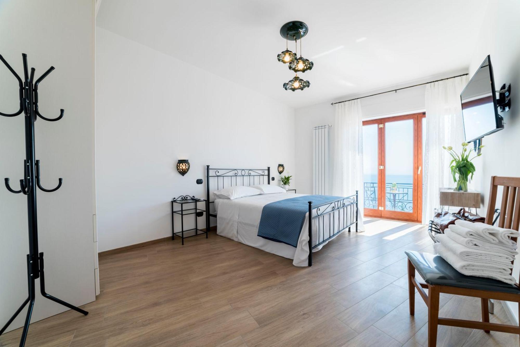 B&B Palazzo Pinto 2 Vietri Buitenkant foto