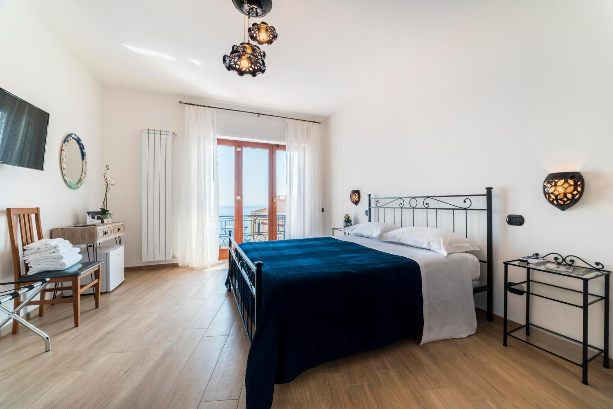 B&B Palazzo Pinto 2 Vietri Buitenkant foto
